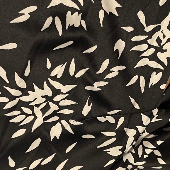 Black and White Floral Blouse - Picture 2 of 4